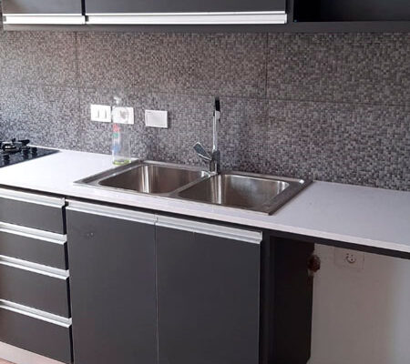 Muebles de cocina en gris grafito